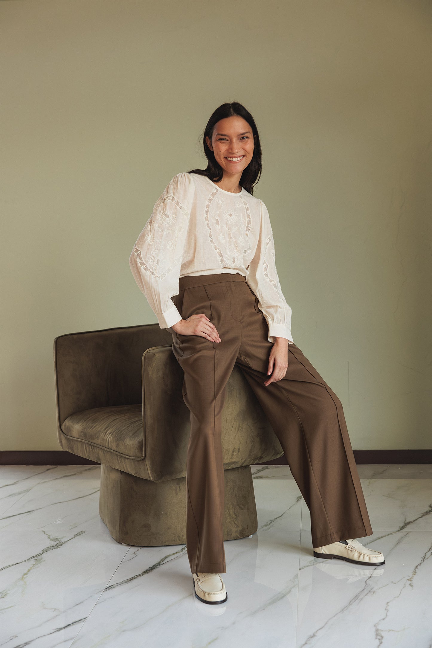 [CL] ROMANTIC EMBROIDERED BLOUSE