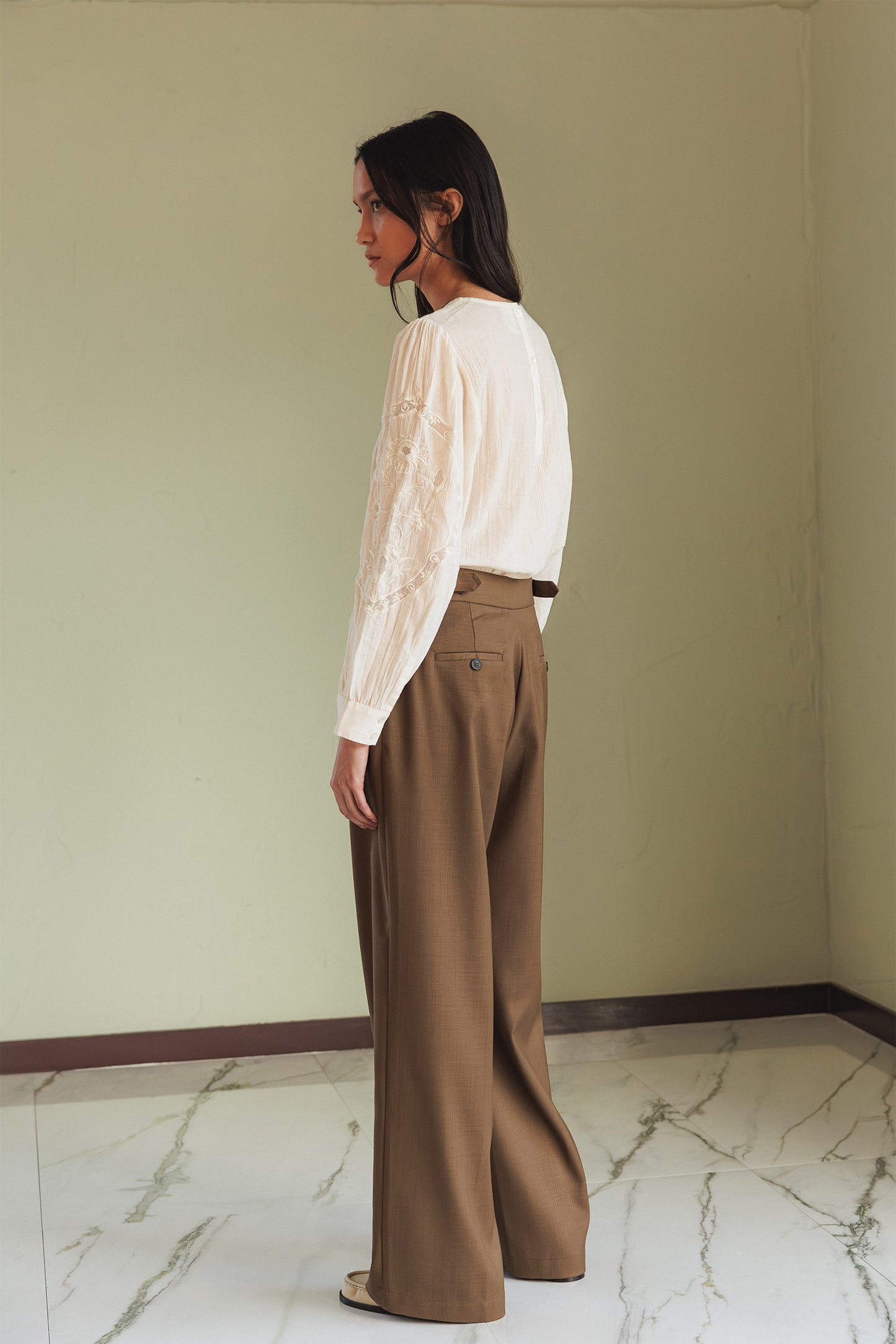 [CL] ROMANTIC EMBROIDERED BLOUSE