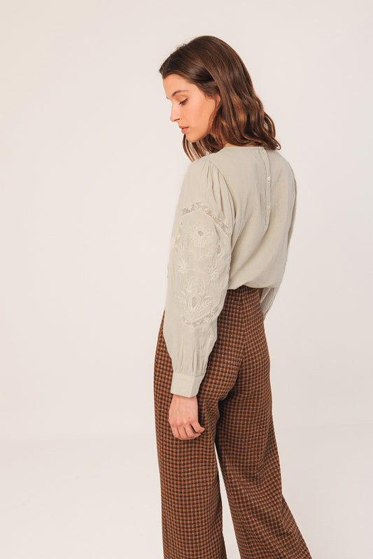 ROMANTIC EMBROIDERED BLOUSE