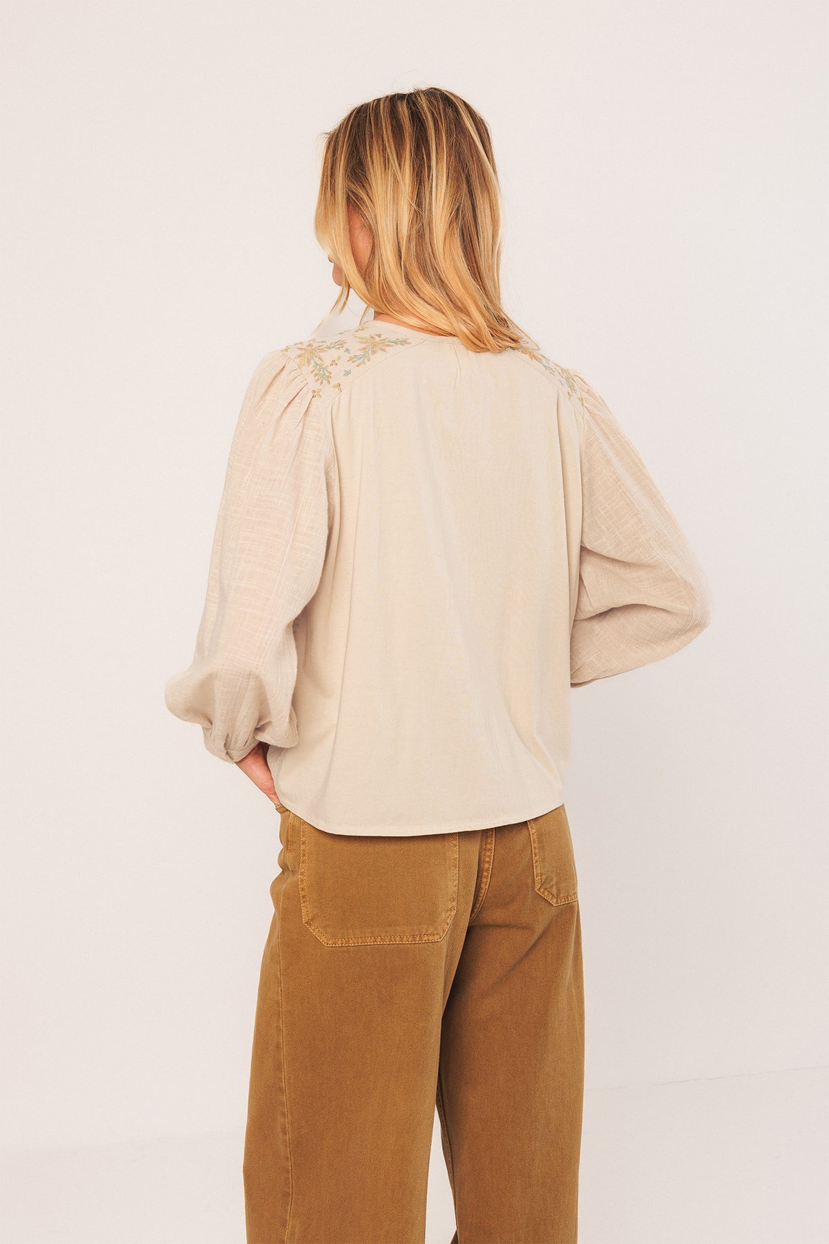 EMBROIDERED BOXY SHIRT
