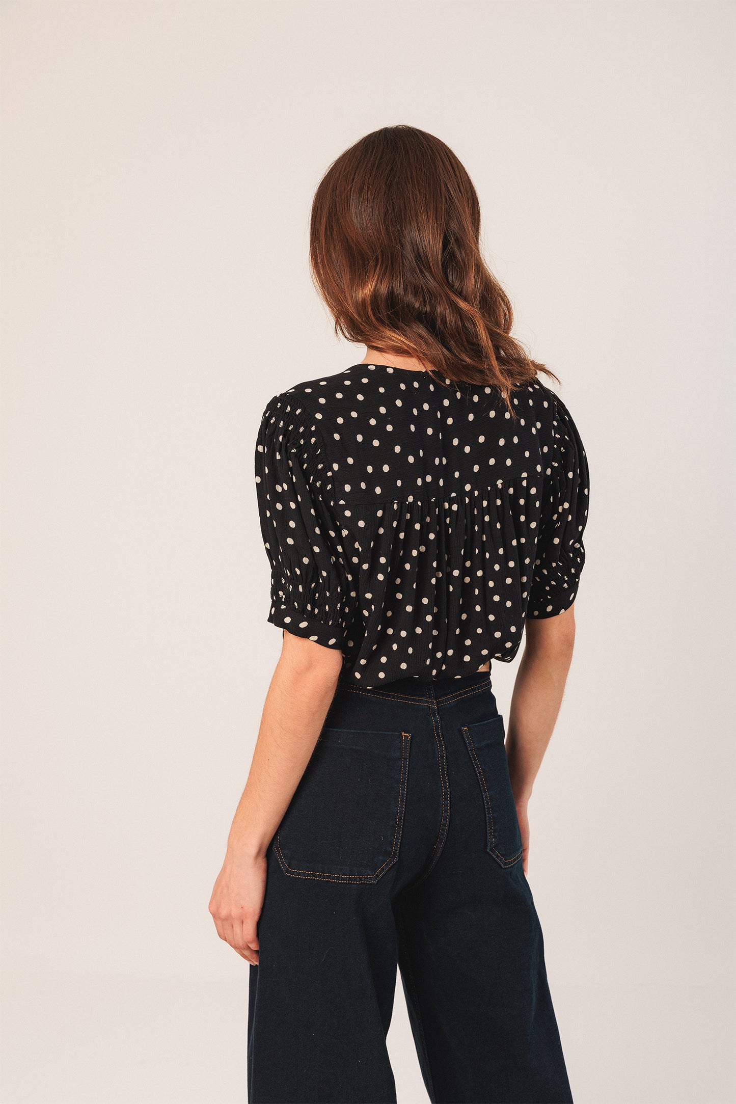 LANTERN-SLEEVE BLOUSE