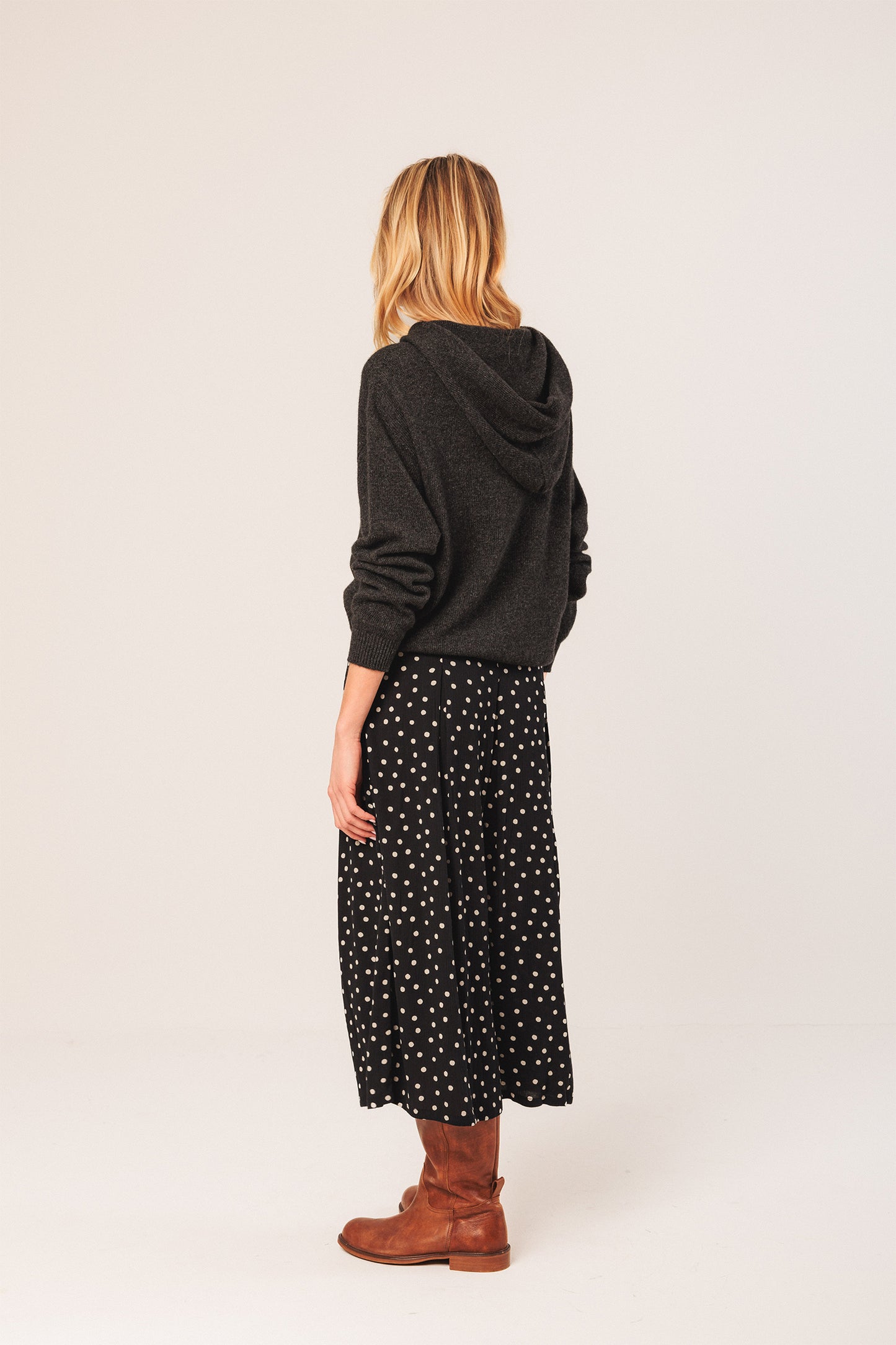EVASÉ MIDI SKIRT