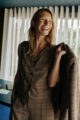 DOUBLE CROSSOVER VEST