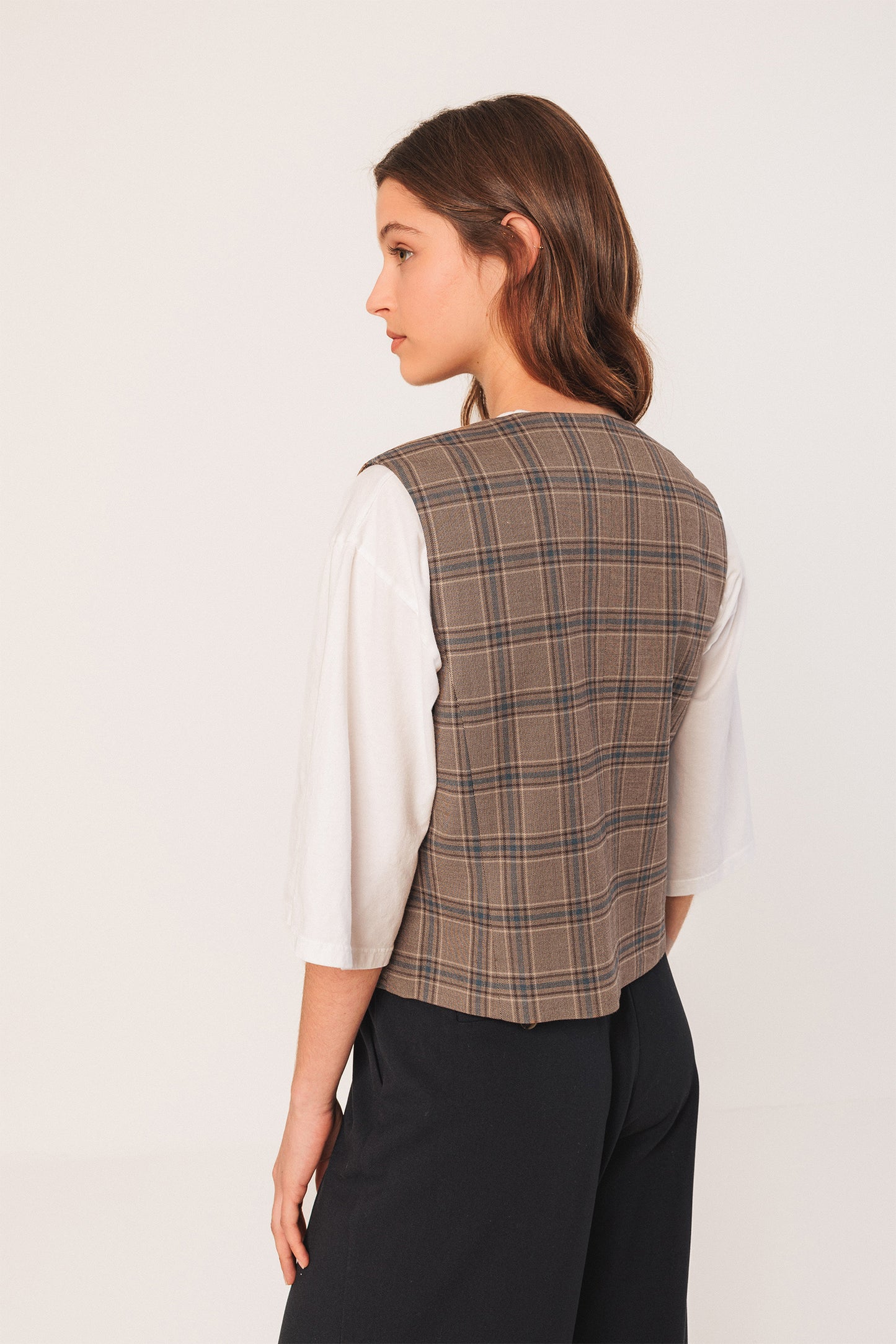DOUBLE CROSSOVER VEST