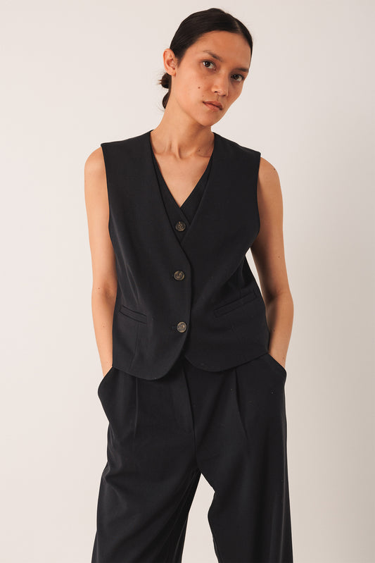 [CL] DOUBLE CROSSOVER VEST 2