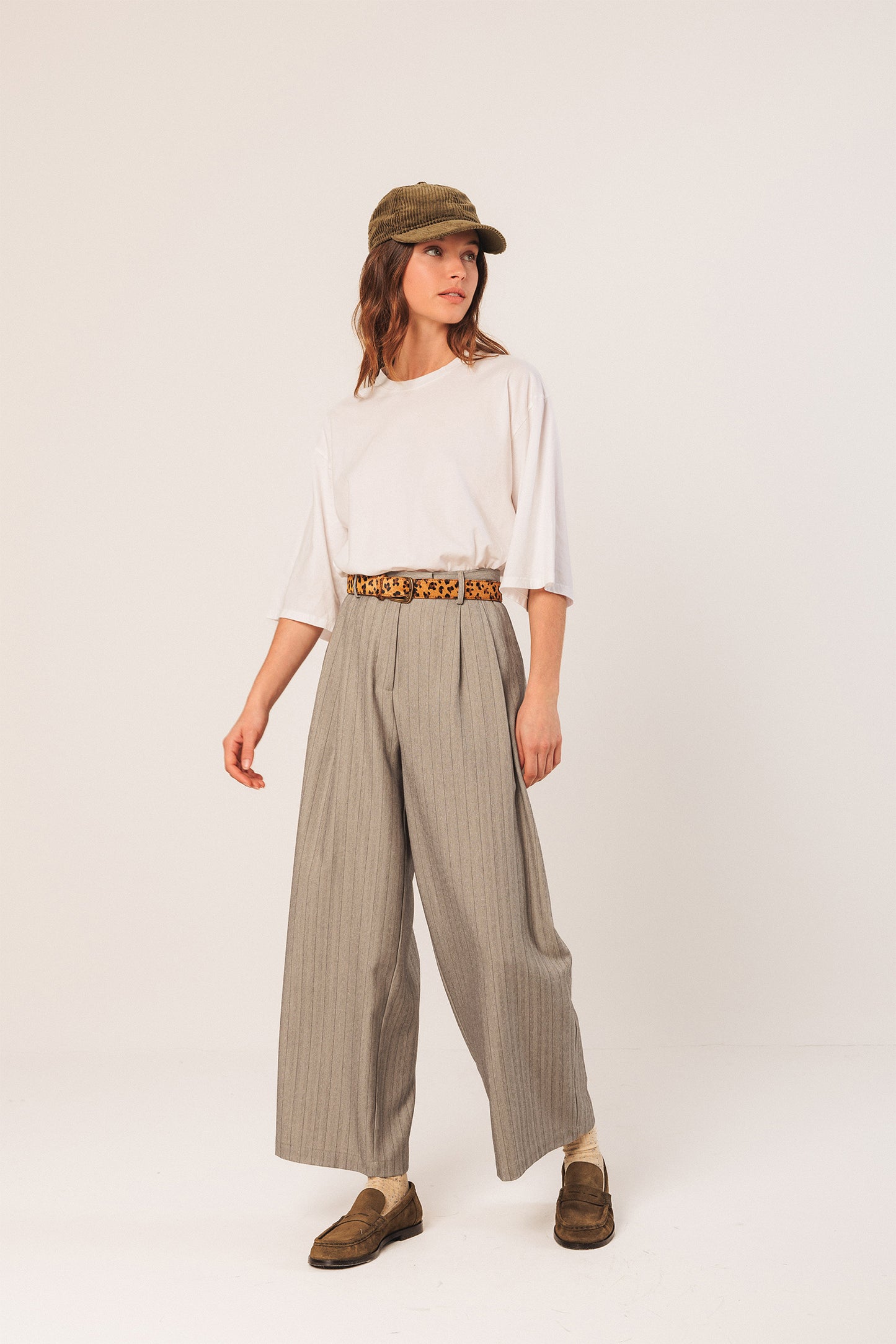 CORDUROY CARROT PANTS