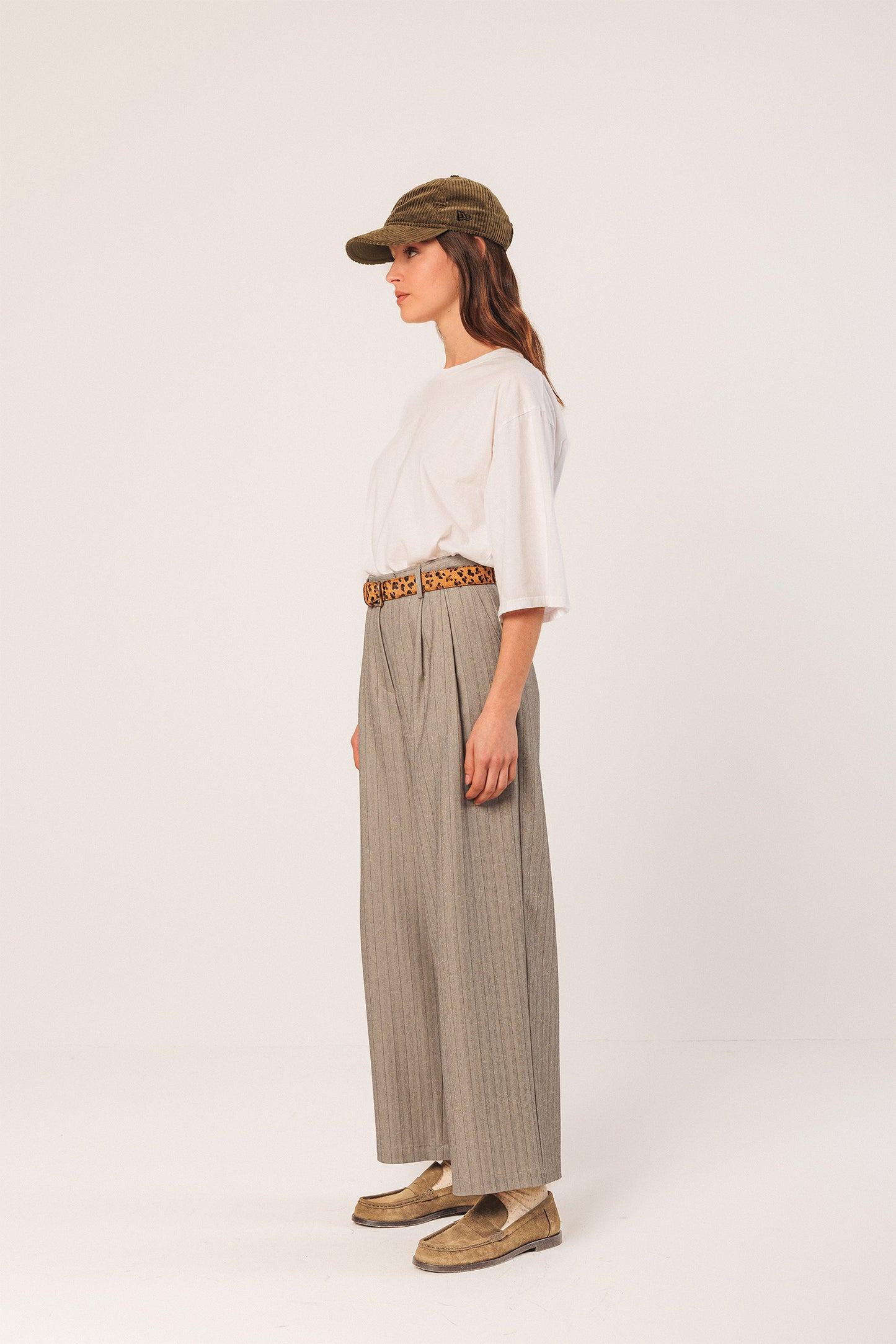 CORDUROY CARROT PANTS