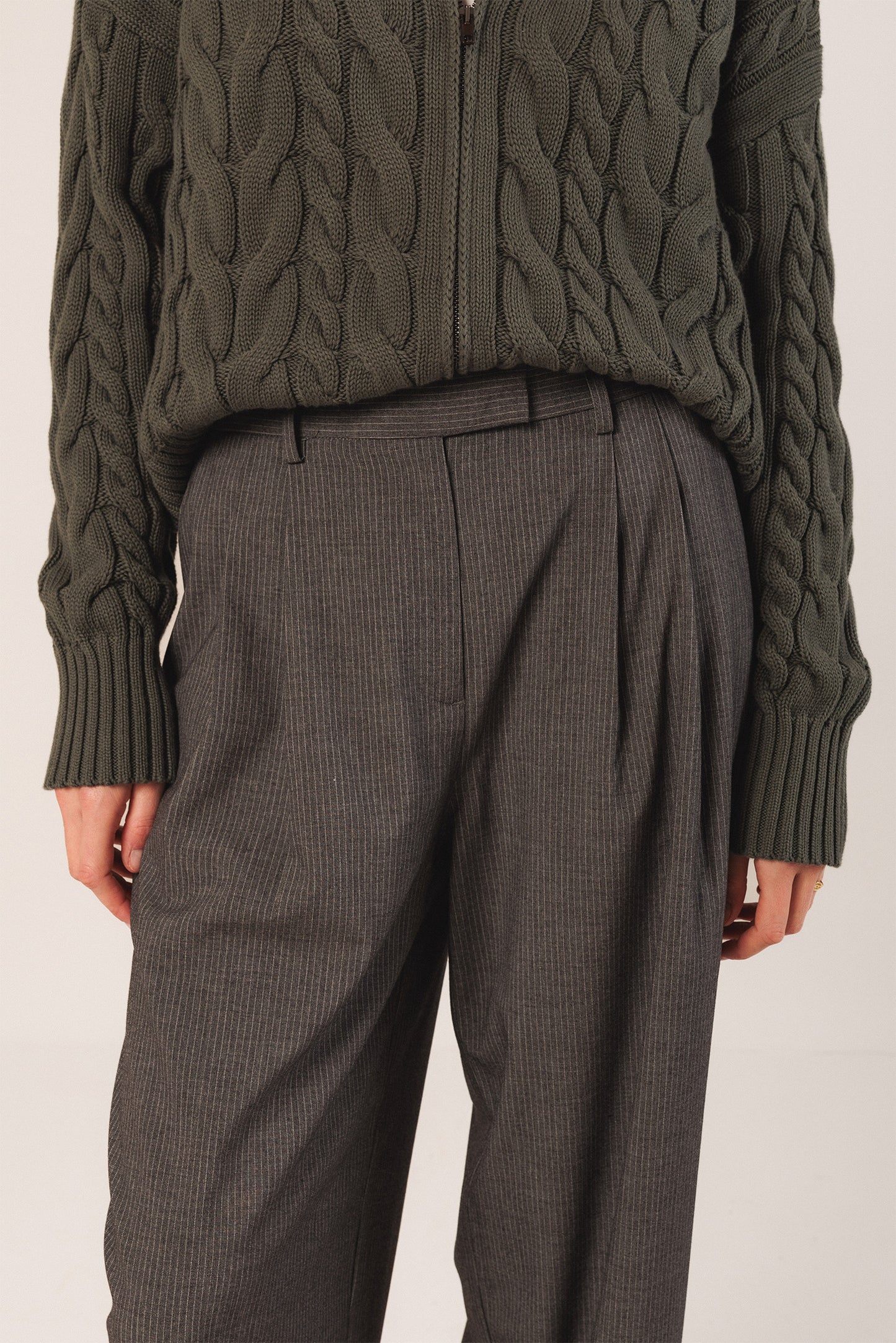 CORDUROY CARROT PANTS
