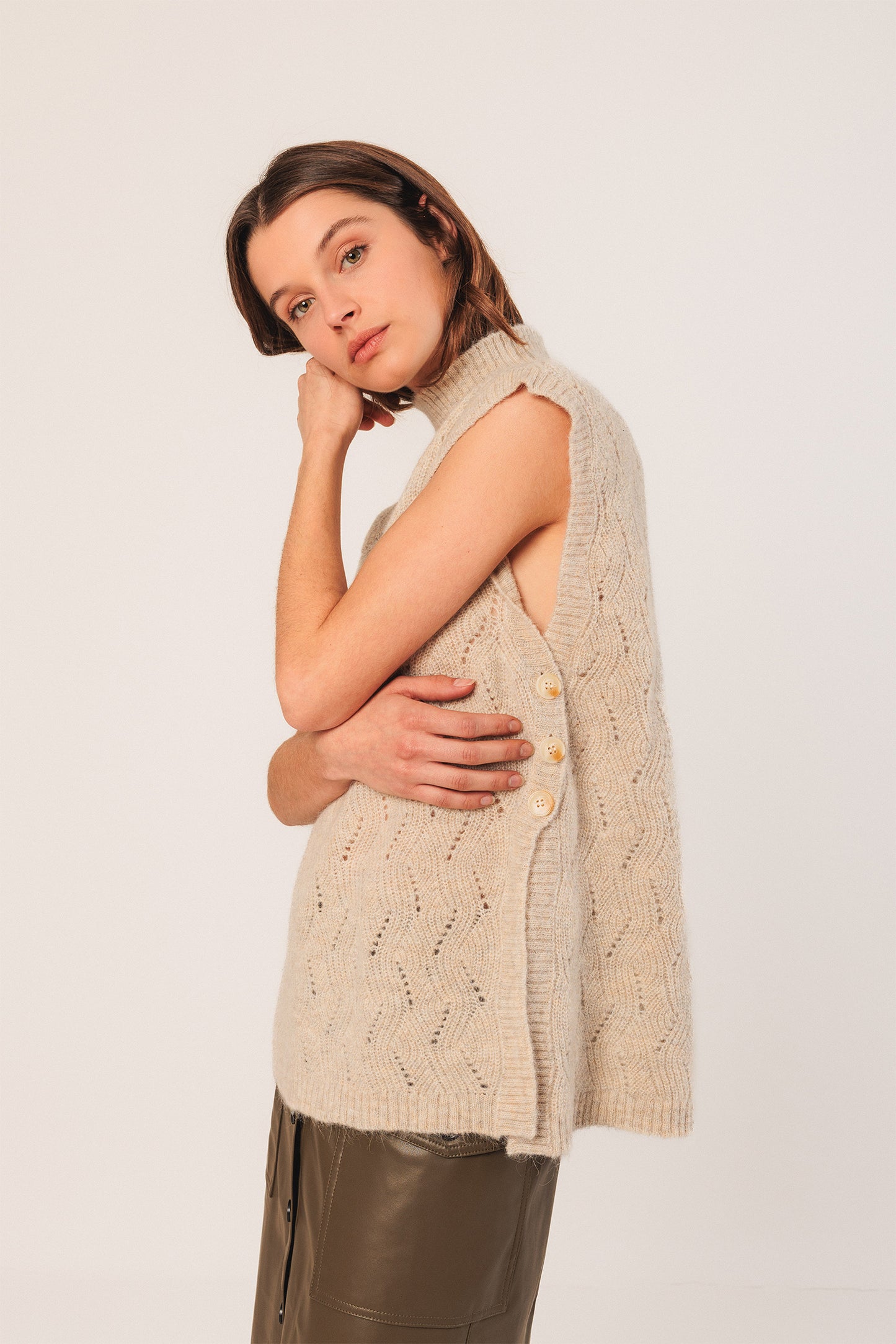 [CL] CROCHET VEST
