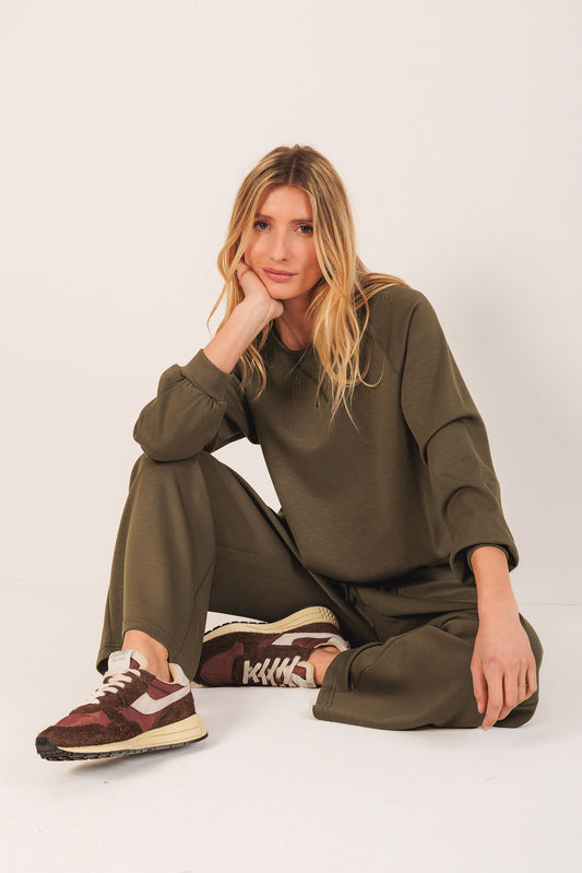 ADJUSTABLE-WAIST SWEATSHIRT 6