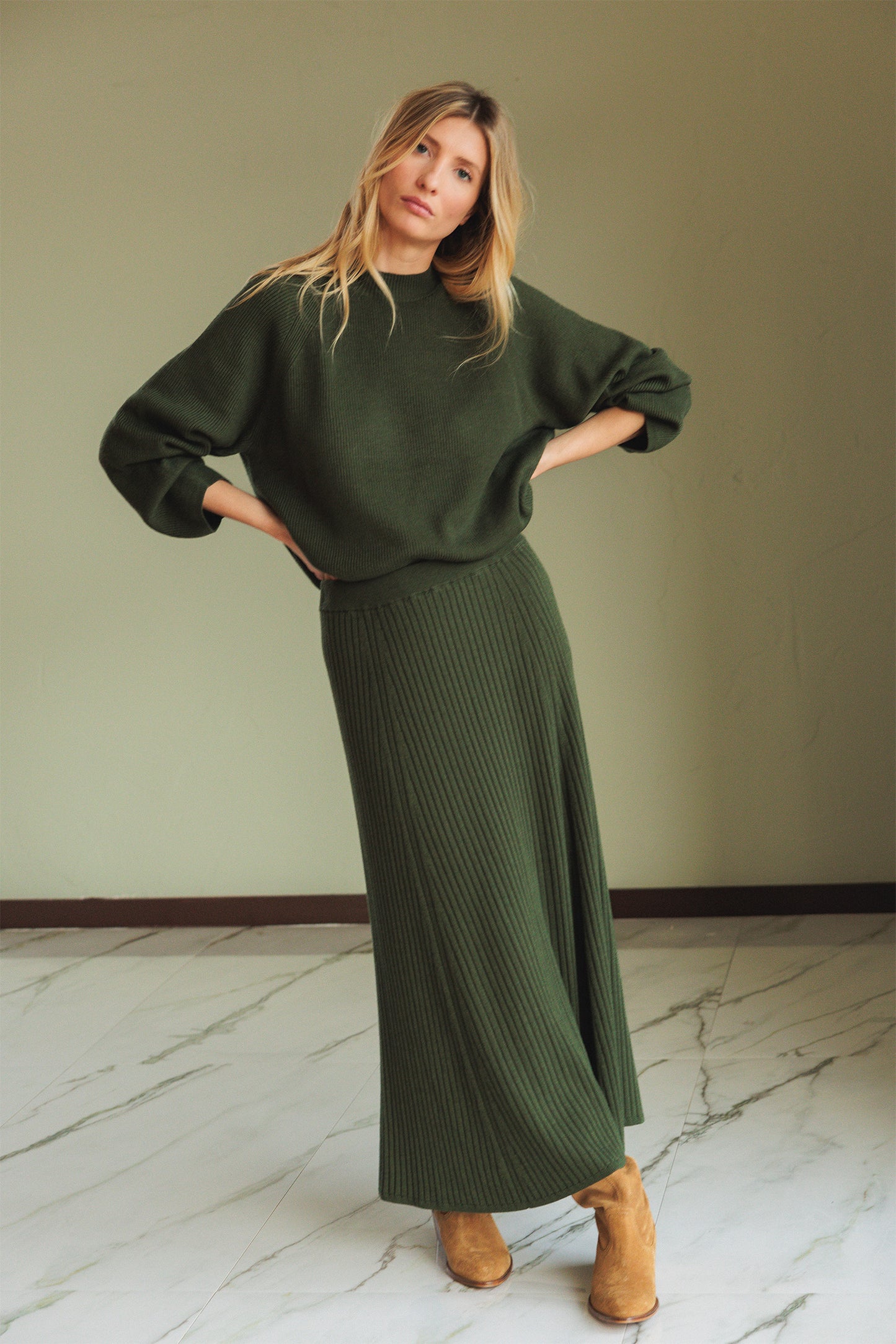 [CL] RIBBED KNIT SKIRT