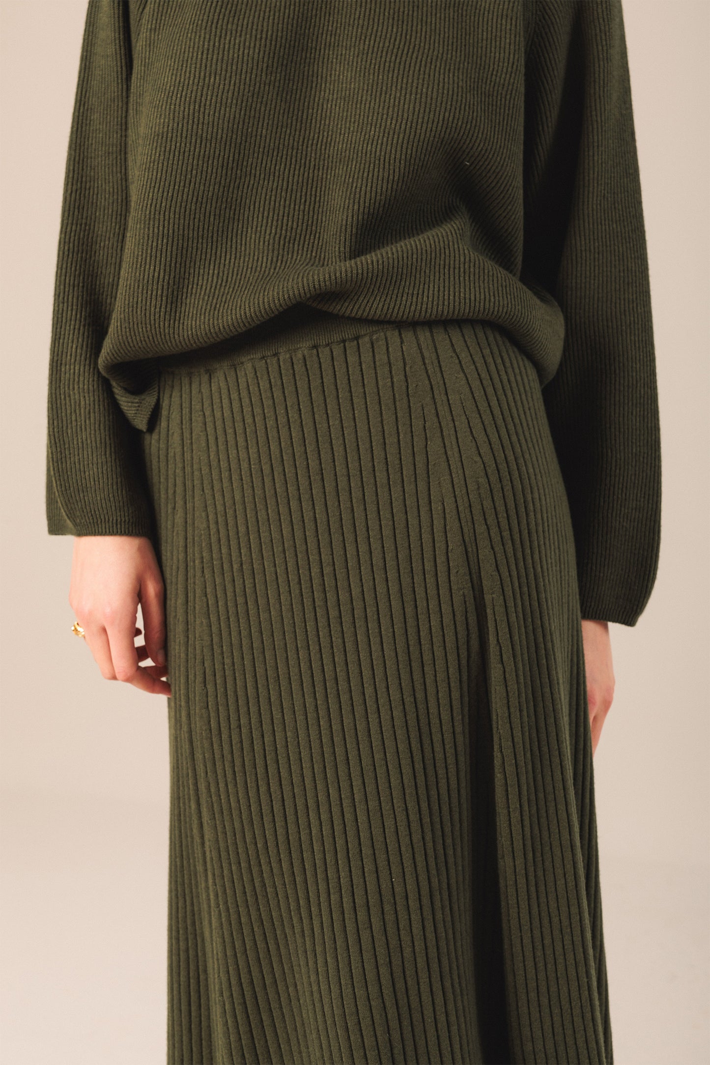 [CL] RIBBED KNIT SKIRT