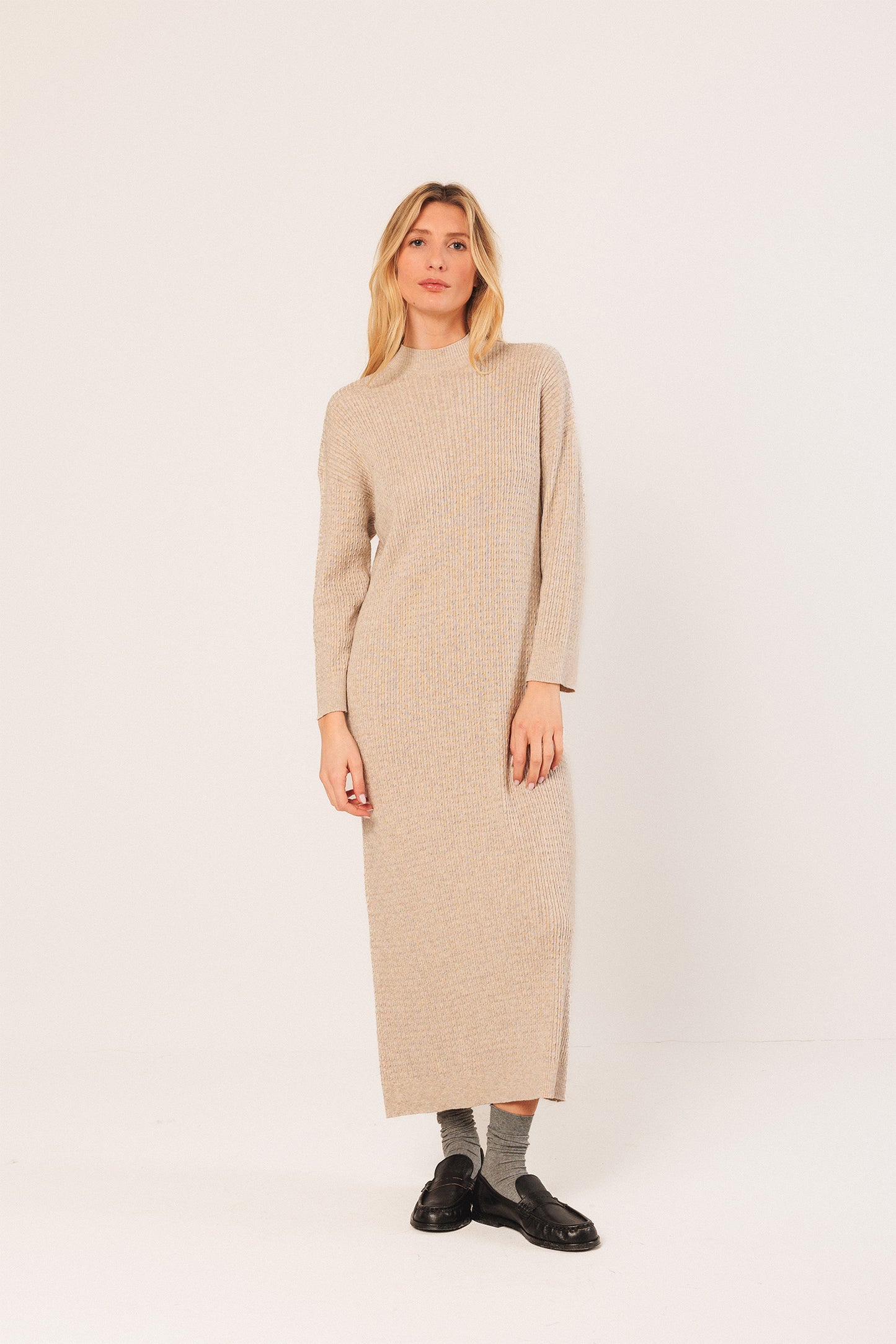 WIDE CABLE-KNIT DRESS