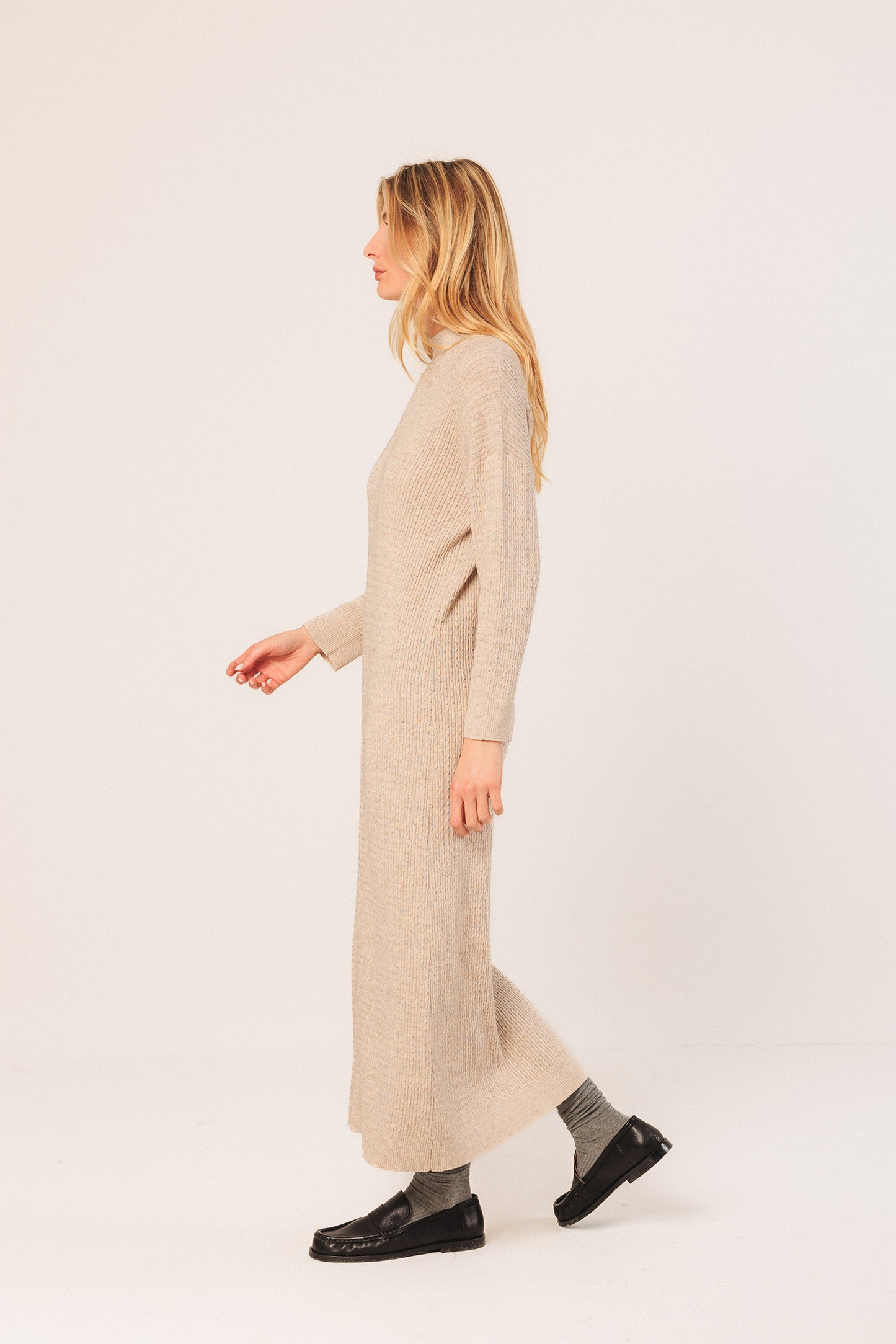 WIDE CABLE-KNIT DRESS