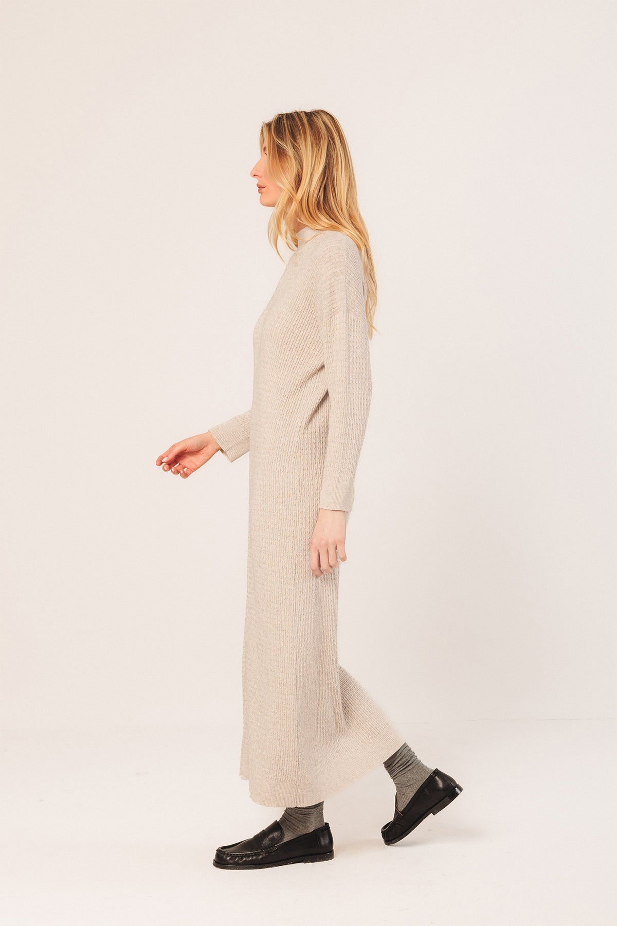 WIDE CABLE-KNIT DRESS