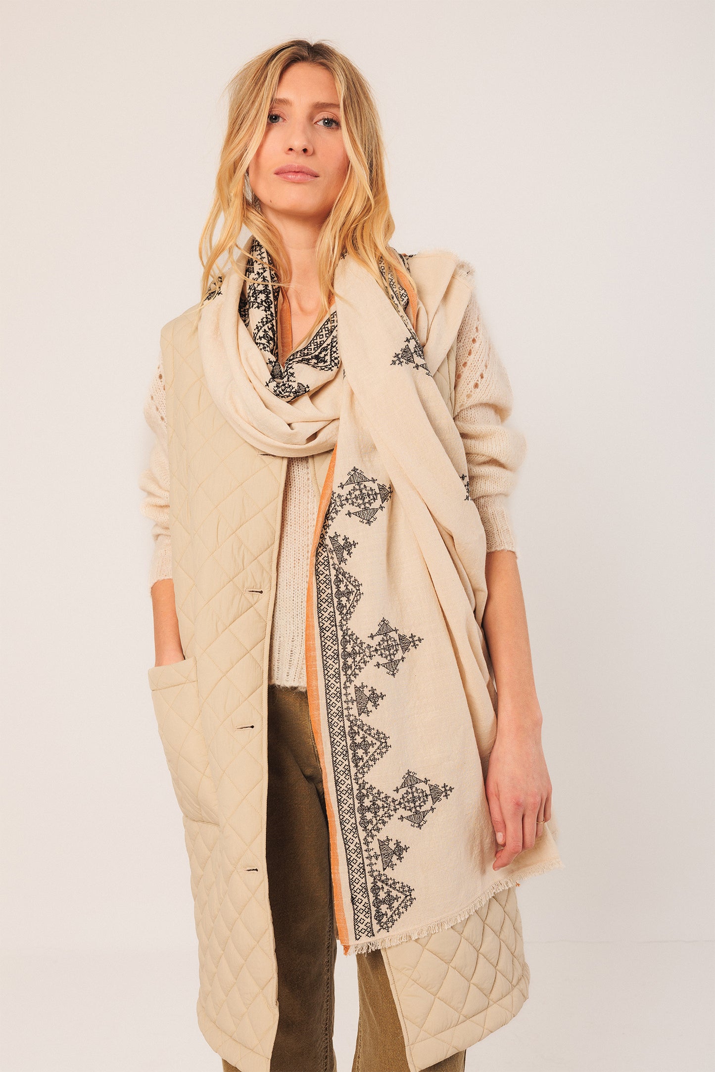 [CL] ETHNIC EMBROIDERED SCARF