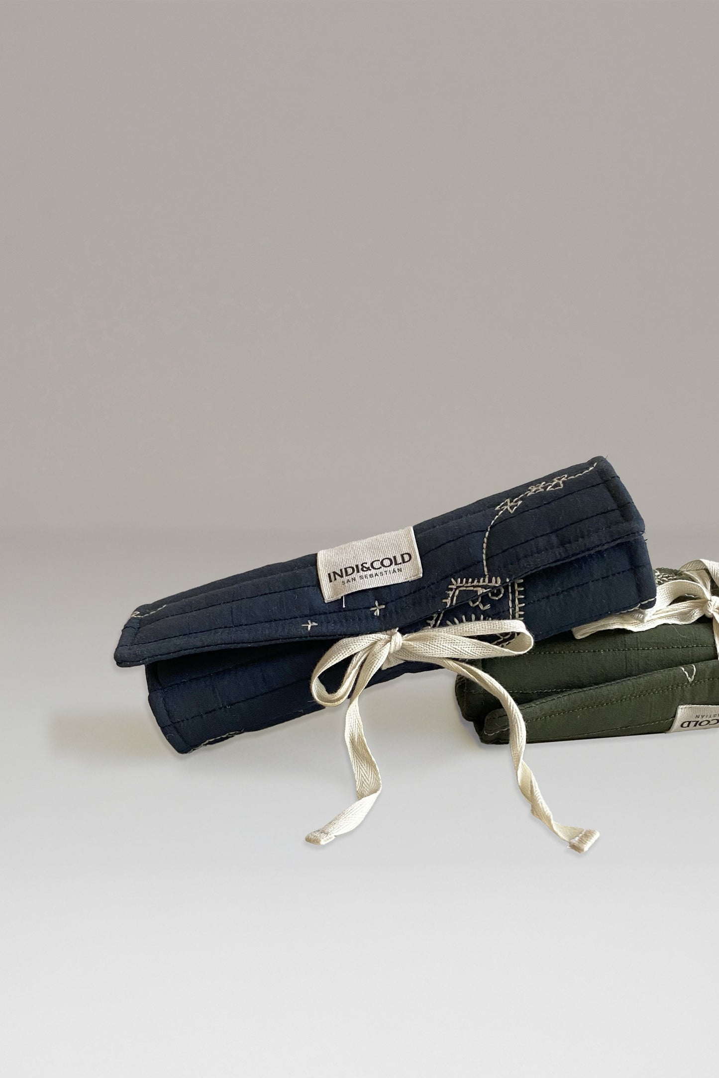 QUILTED ROLL-UP CASE