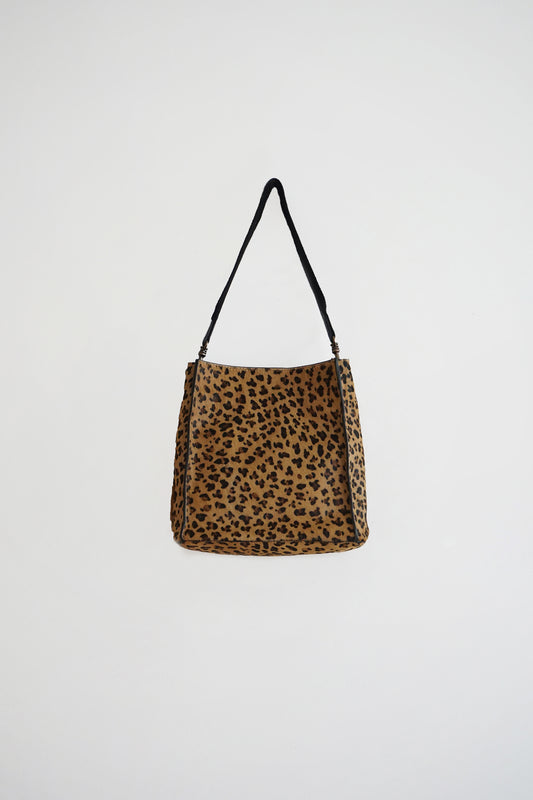 LEATHER BUCKET TOTE BAG