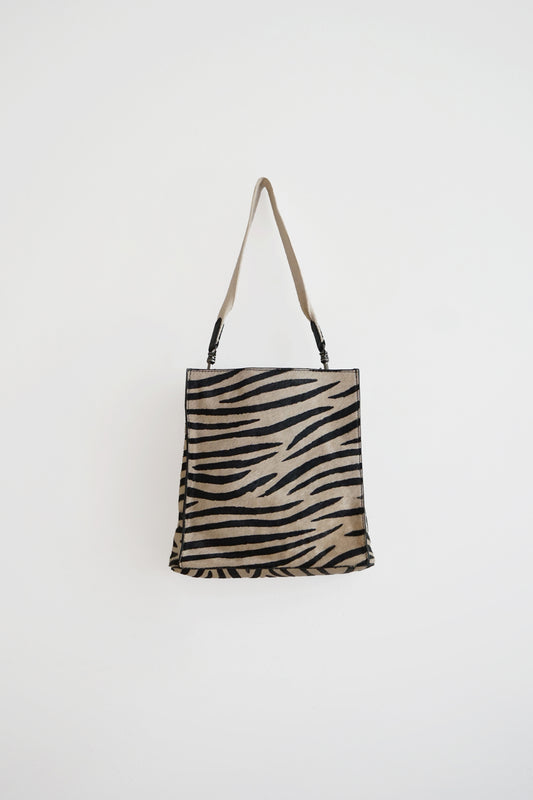 LEATHER BUCKET TOTE BAG