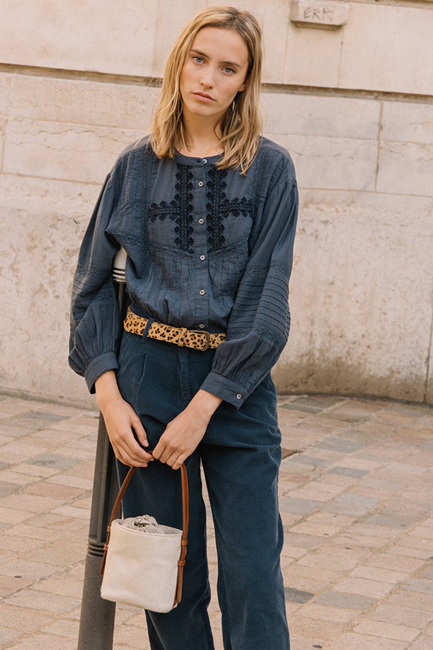 LEATHER HAND TOTE BAG