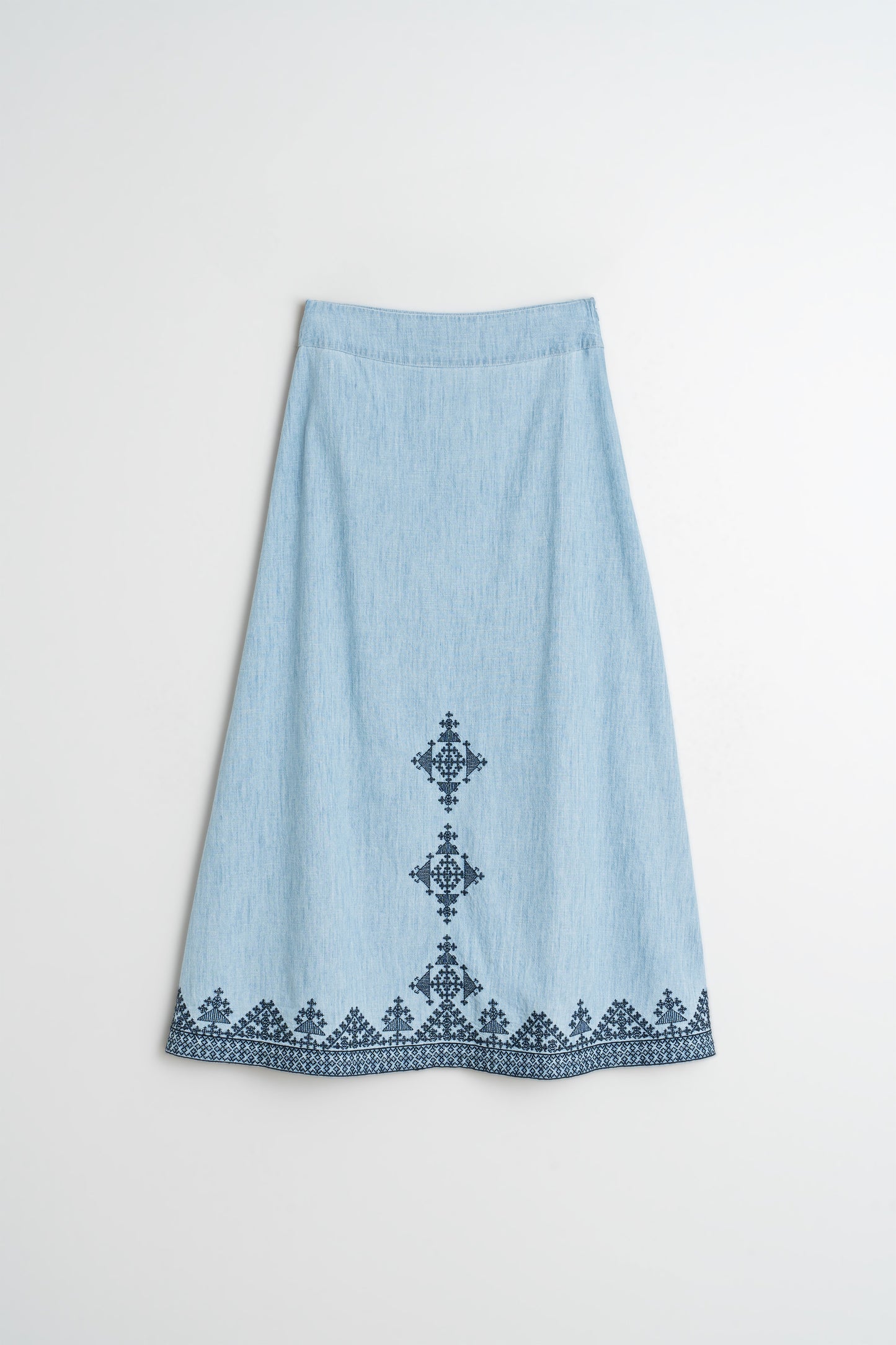 [CL] EMBROIDERED MAXI SKIRT