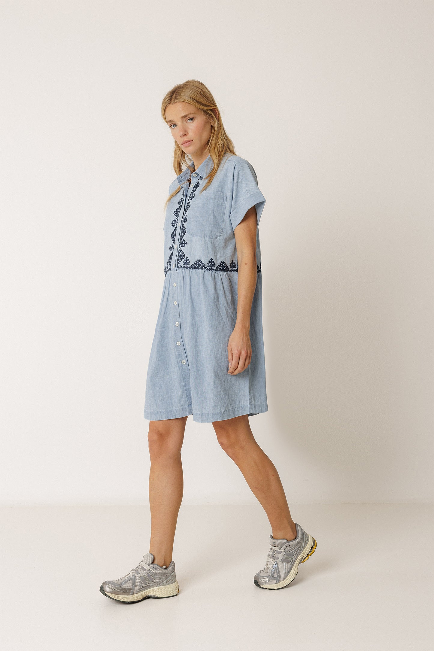[CL] EMBROIDERED SHIRT DRESS