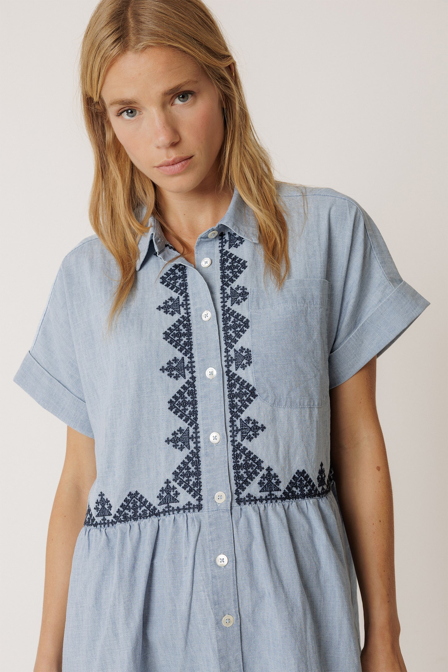 [CL] EMBROIDERED SHIRT DRESS