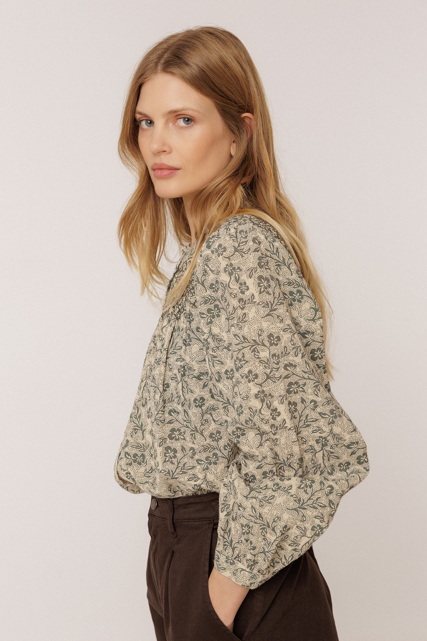 SMOCKED EMBROIDERY SHIRT