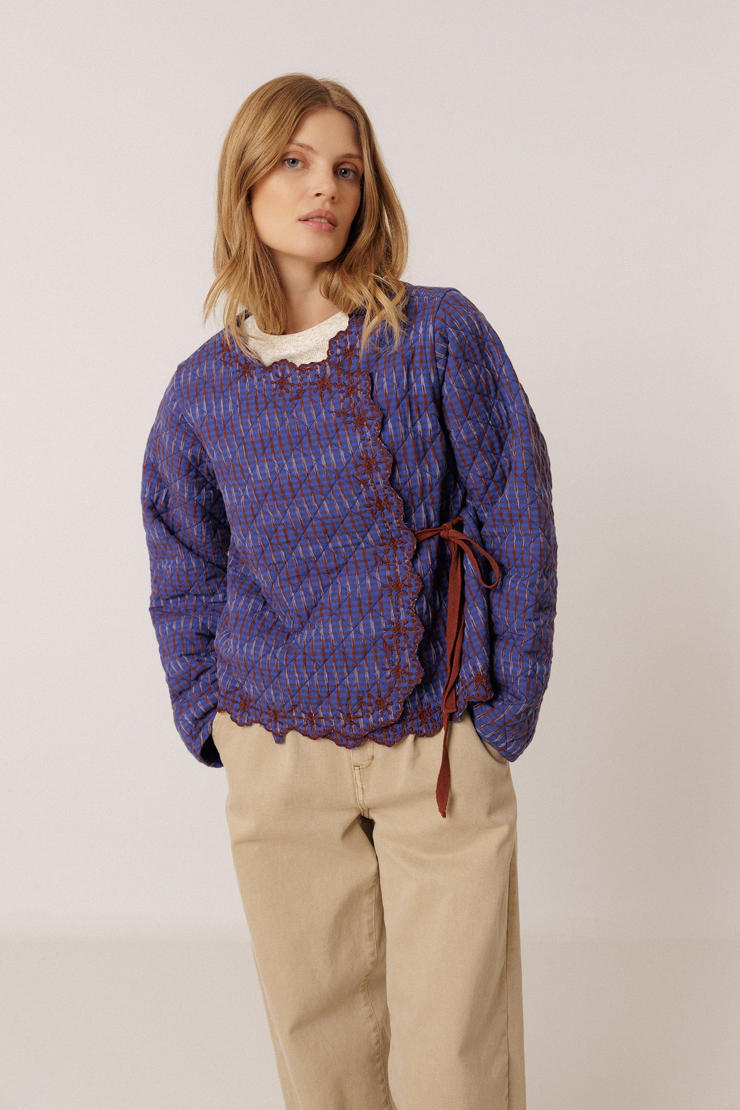 CONTRAST-EMBROIDERY QUILTED JACKET