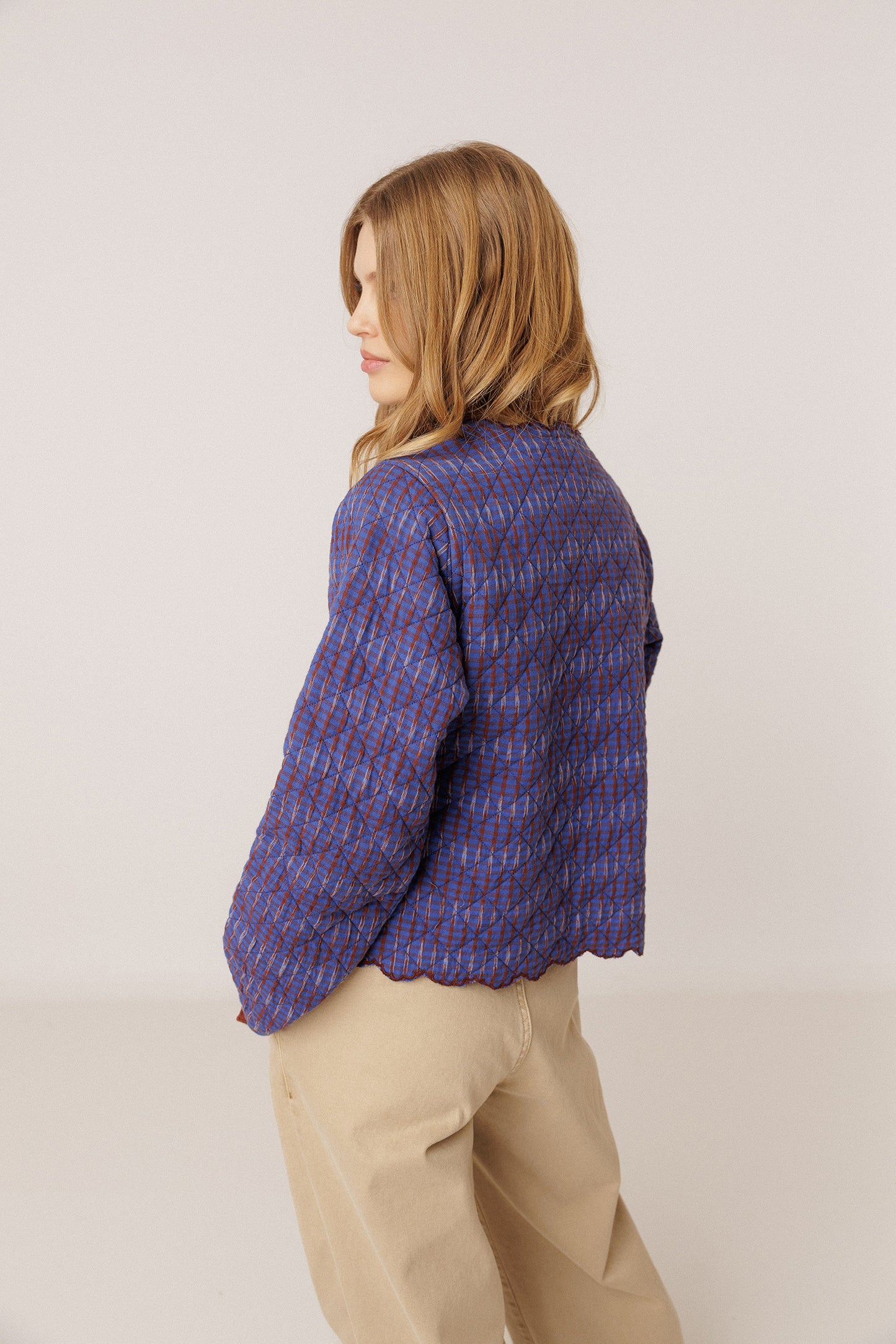 CONTRAST-EMBROIDERY QUILTED JACKET
