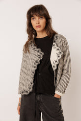 CONTRAST-EMBROIDERY QUILTED JACKET