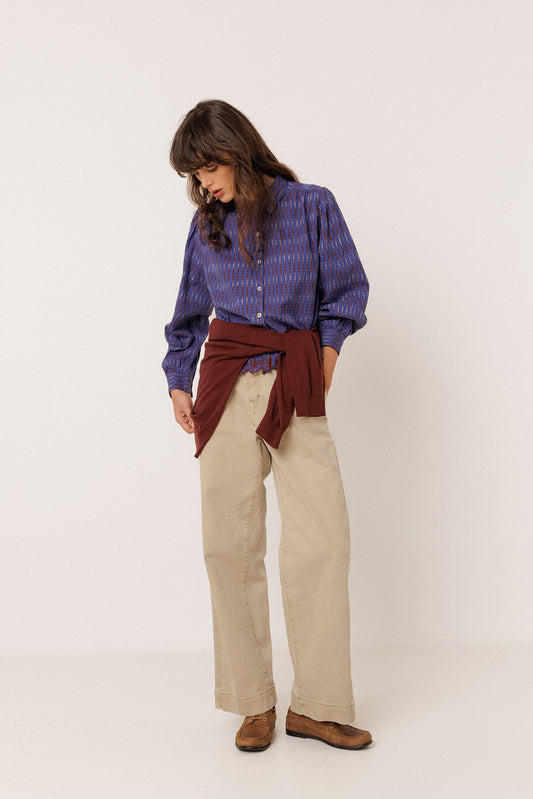 CONTRAST-EMBROIDERY SHIRT 2