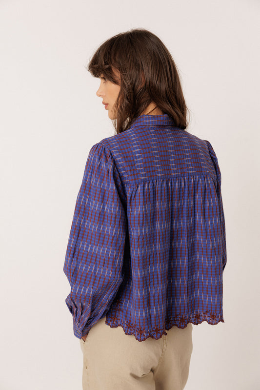 CONTRAST-EMBROIDERY SHIRT 4