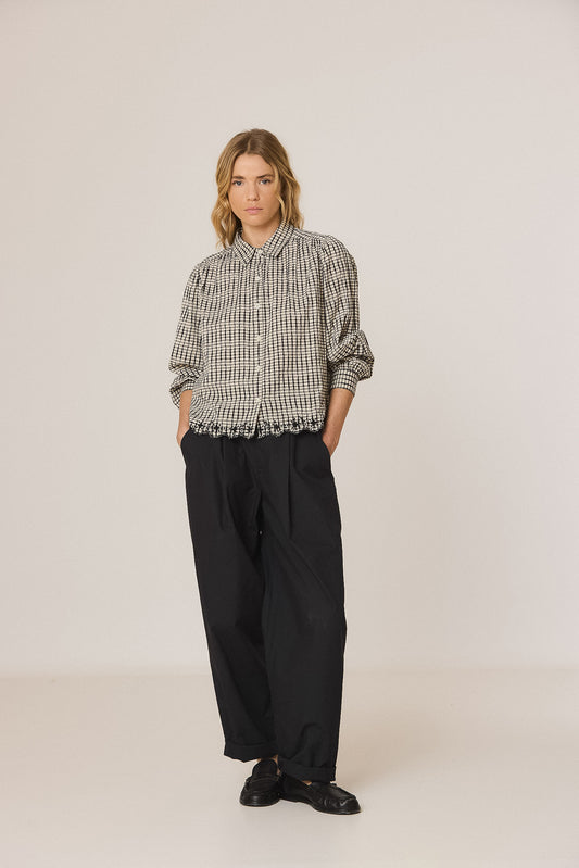 CONTRAST-EMBROIDERY SHIRT 2