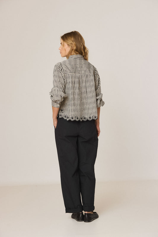 CONTRAST-EMBROIDERY SHIRT 4