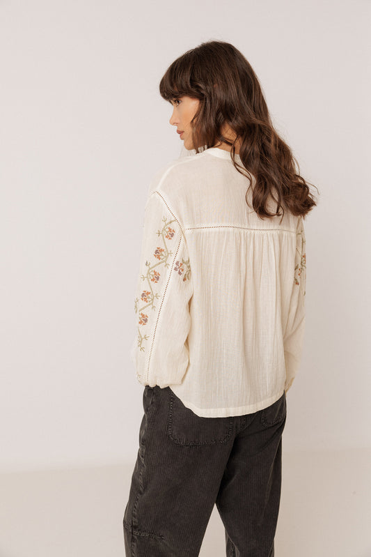 VOLUMINOUS EMBROIDERED SHIRT 3