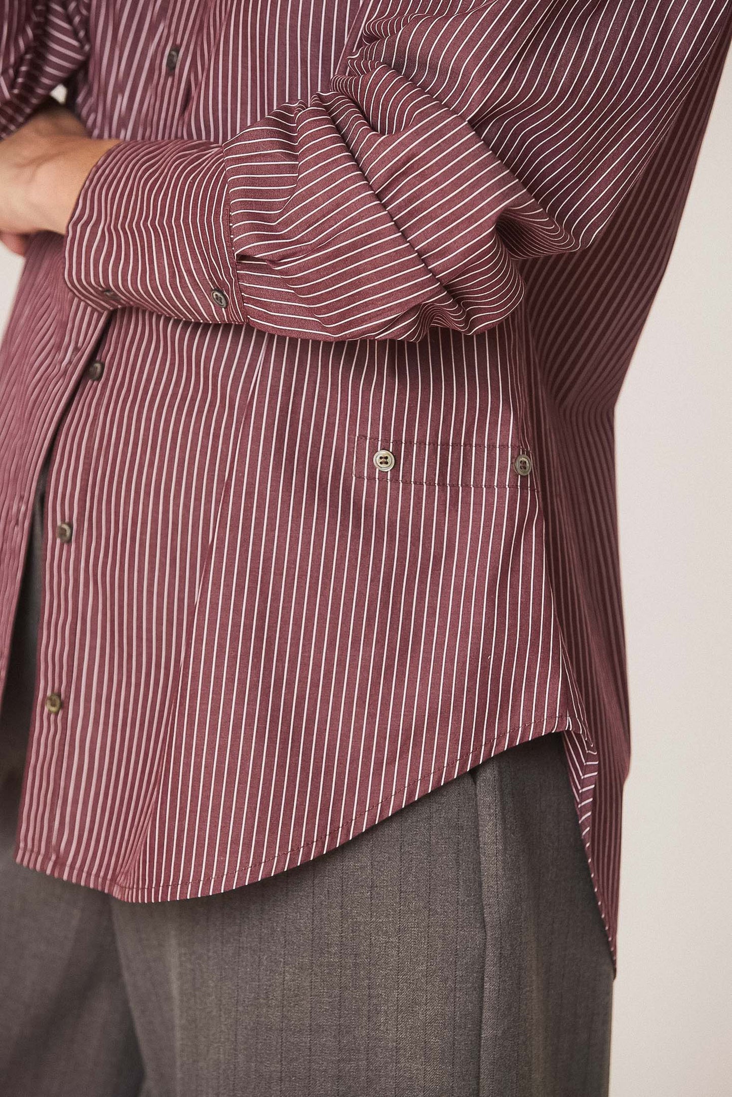 MASCULINE MULTIPOSITION STRIPED SHIRT