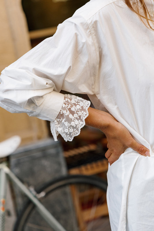 CLASSIC SHIRT WITH LACE CUFFS 4