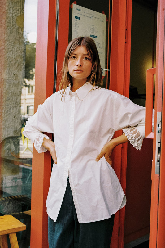 CLASSIC SHIRT WITH LACE CUFFS 5