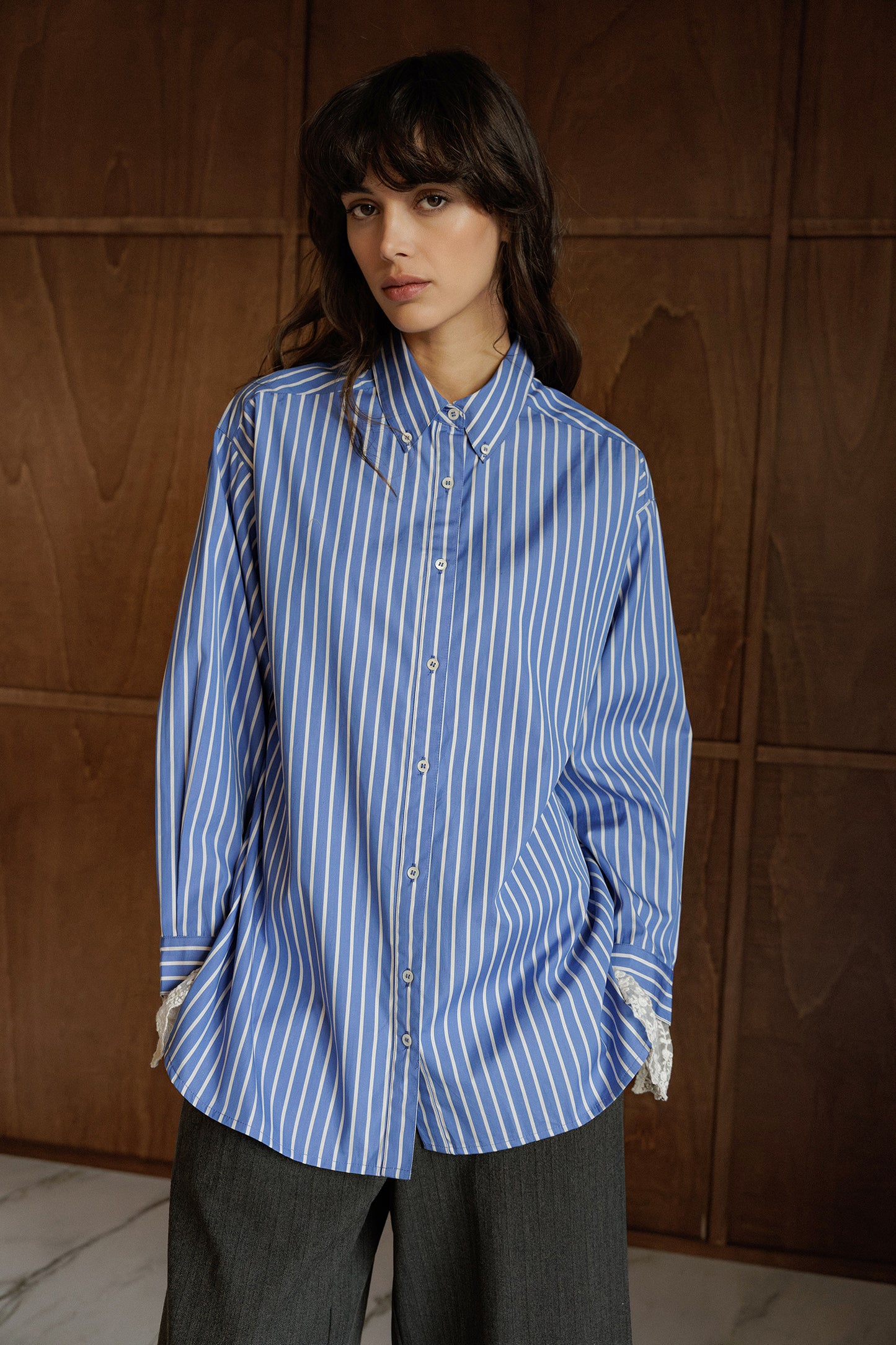 CLASSIC SHIRT WITH LACE CUFFS