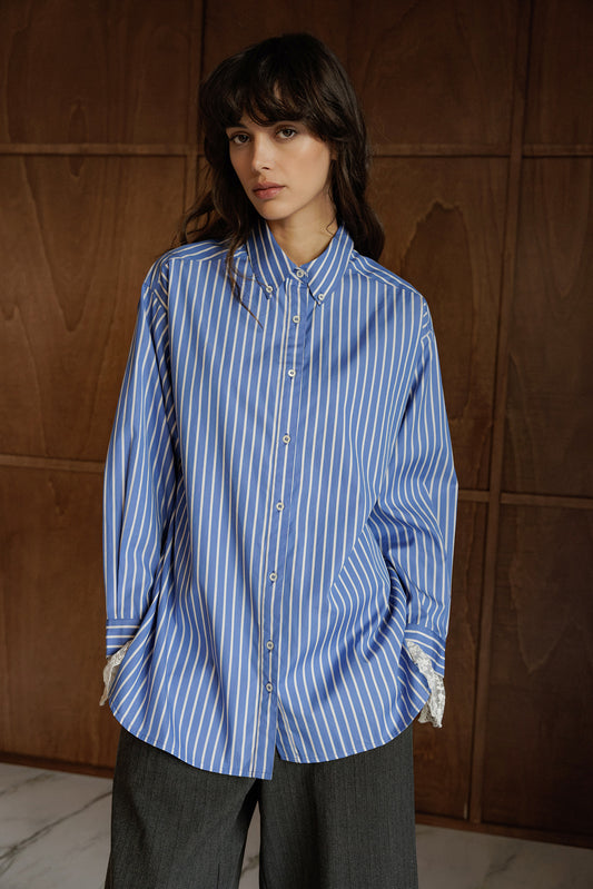 CLASSIC SHIRT WITH LACE CUFFS 2