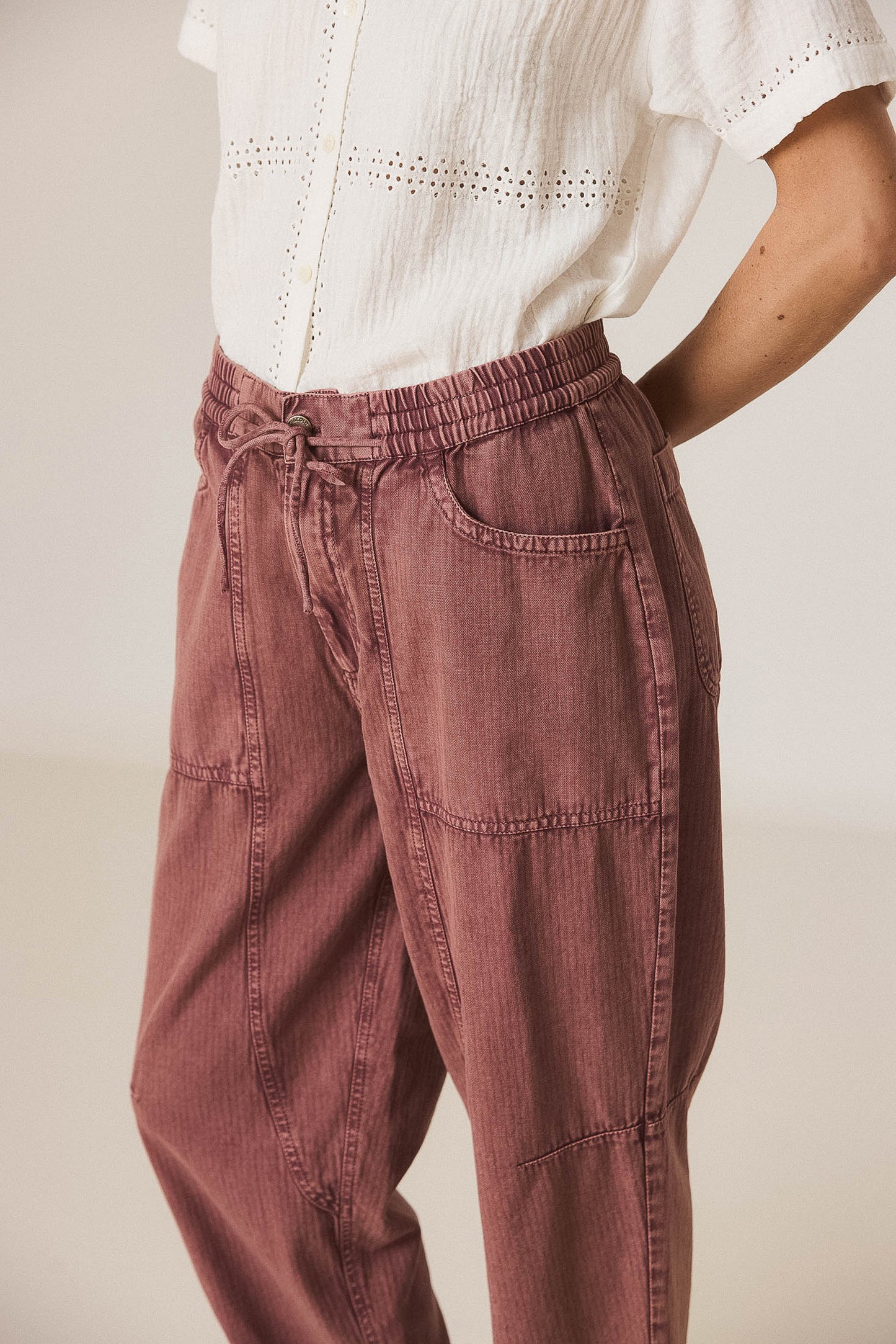 HERRINGBONE CARROT PANTS