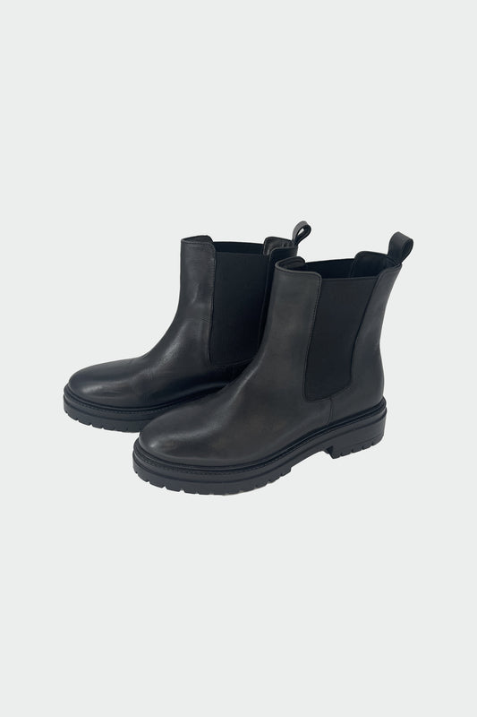 LEATHER CHELSEA BOOTS 3