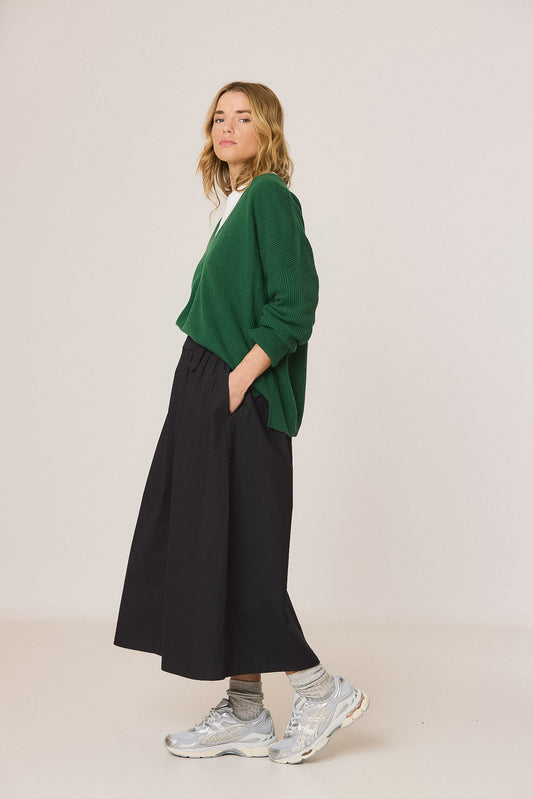 PLUNGE-NECK SWEATER 2