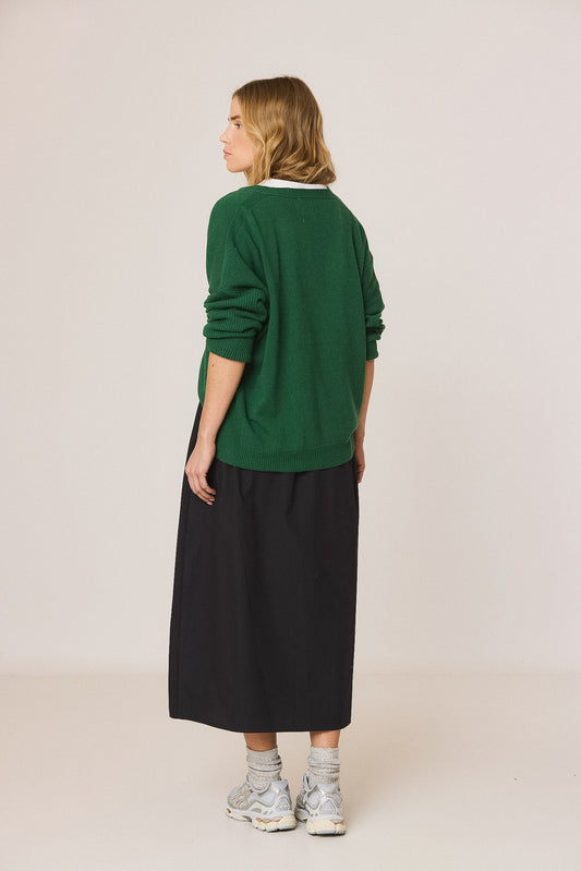 PLUNGE-NECK SWEATER 3