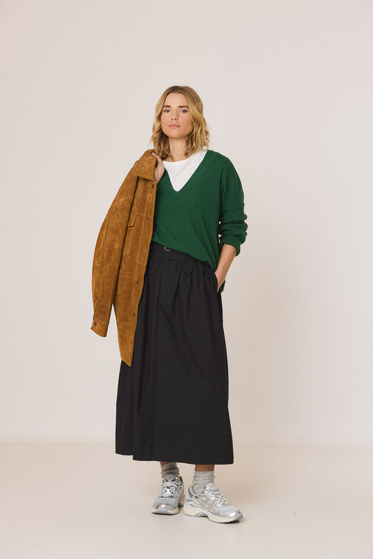 PLUNGE-NECK SWEATER 5