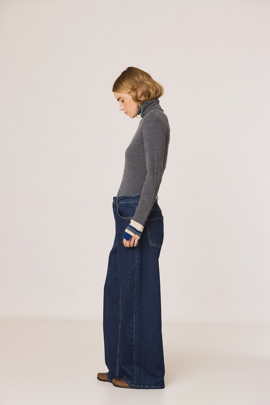 RIBBED SWEATER WITH CONTRAST CUFFS 2
