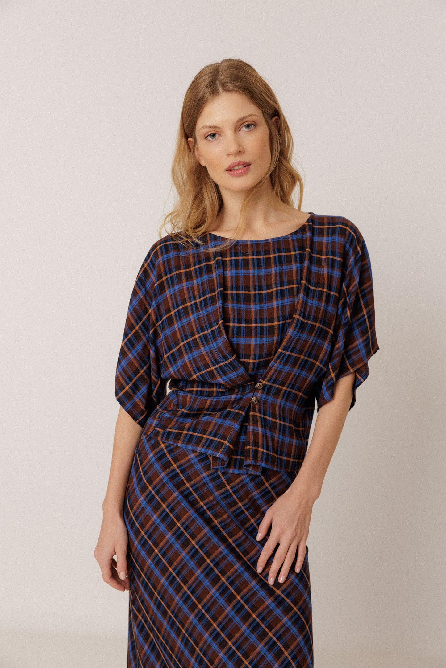 SHORT MULTICOLOR CHECKERED BLOUSE