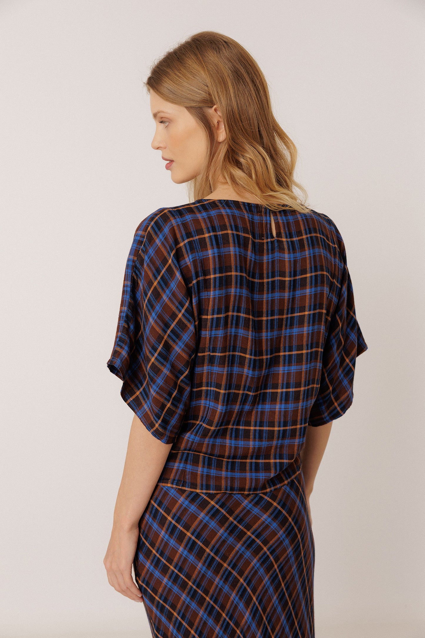 SHORT MULTICOLOR CHECKERED BLOUSE