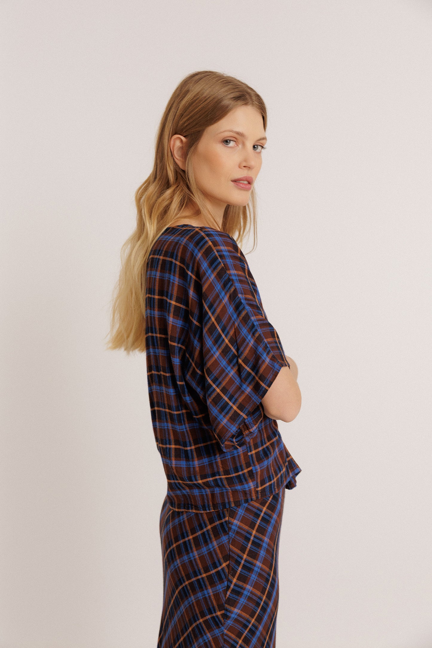 SHORT MULTICOLOR CHECKERED BLOUSE